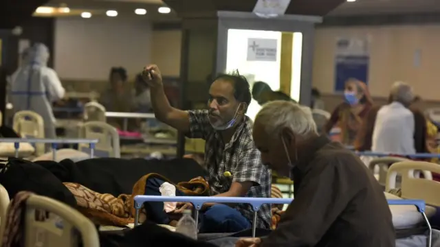 கொரோனா நோயாளிகள் மாதிரிப் படம்