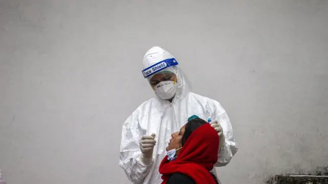 कोभिड परीक्षण