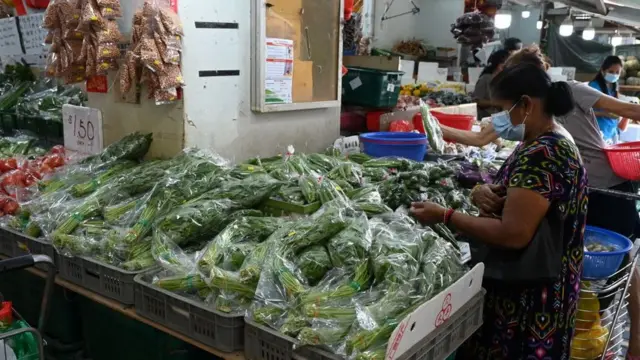 Cảnh một khu chợ ở Singapore, hình chụp ngày 9/10