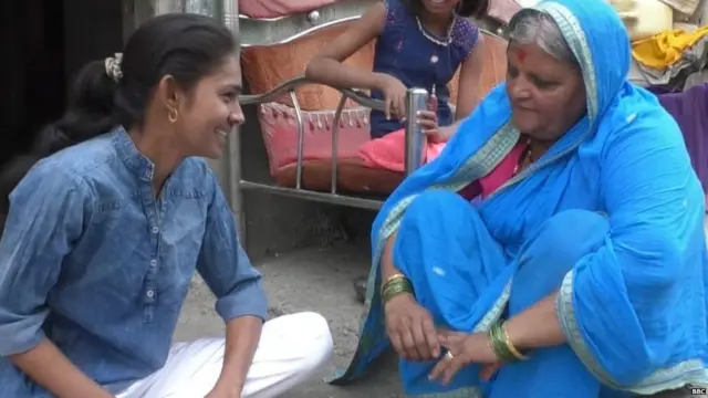 वैष्णवी प्रचार करताना.