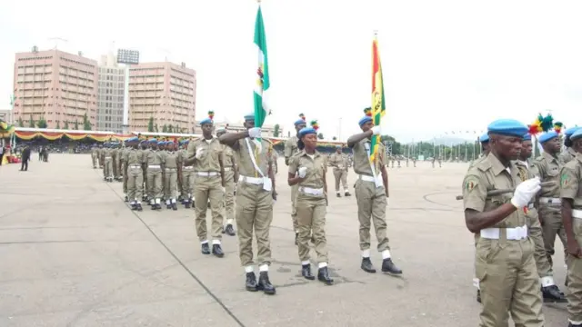 Awọn ajọ peace corps n tan bi ologun