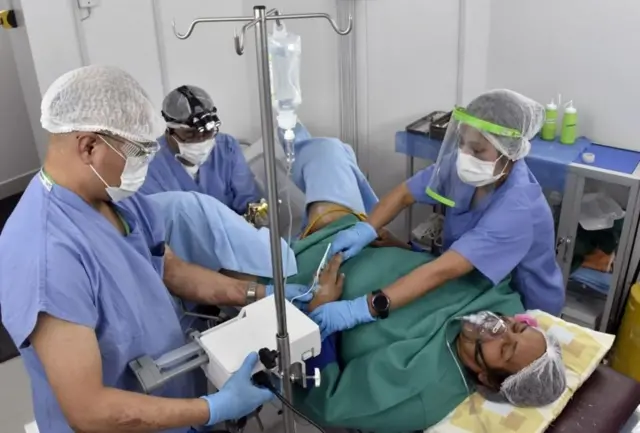 Dubartii wal'aansarra jirtu