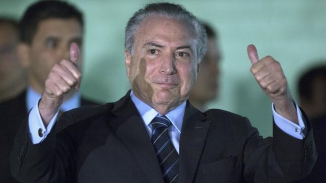 O presidente Michel Temer deixa hospital após passar por sondagem vesicalbrabet download iosalívio por vídeo