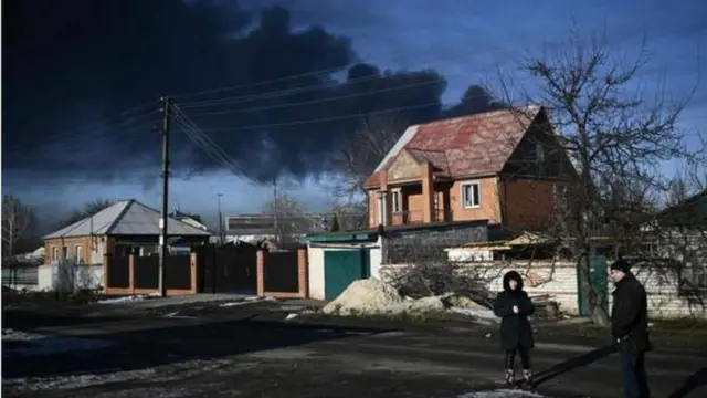 Anwụrụ ọkụ sitere na ọdọ ụgbọleu ndị agh dị na Chhuyev mpaghara ọwụwa anyanwụ Ukraine