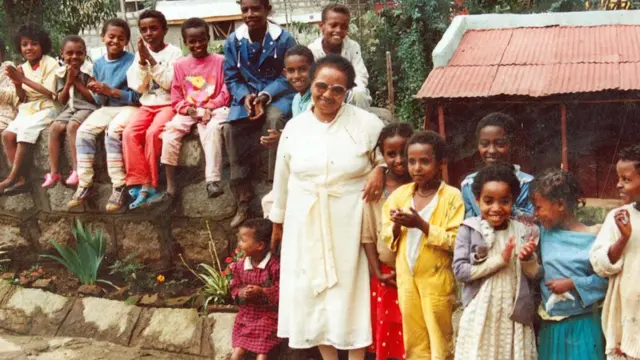 Abbabach Goobanaa ijoolleessaanii wajjin