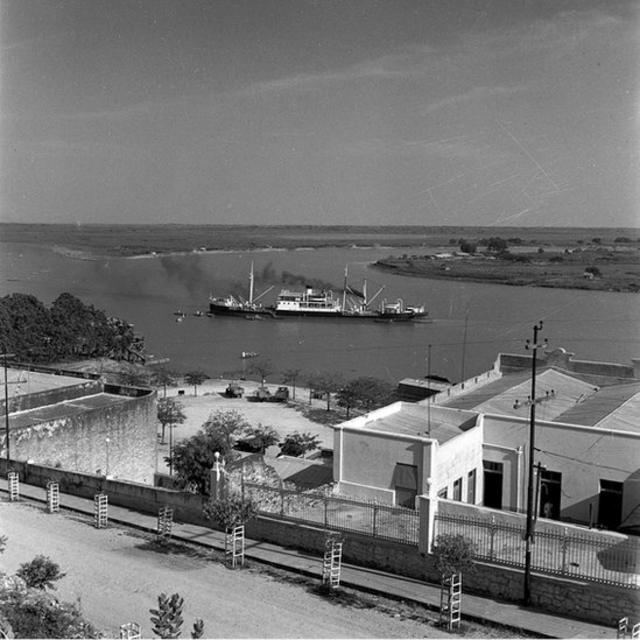 Barco a orillas de Asunción.