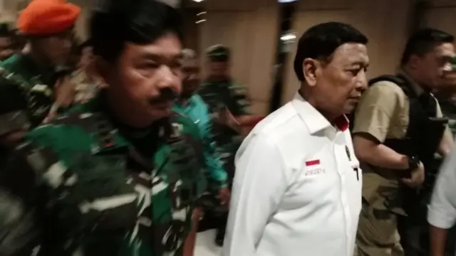 Panglima TNI Marsekal Hadi Tjahjanto dan Menko Polhukam Wiranto
