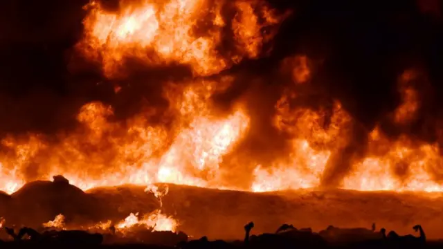 Насколько известно, неизвестные просверлили отверстие в трубопроводе