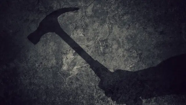 হাতুড়ি।