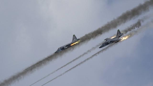 Самолеты Су-25 на соревновании "Авиадартс" в 2015 году