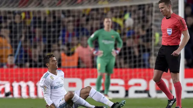 Ronaldo souffre d'une petite entorse à la cheville droite.