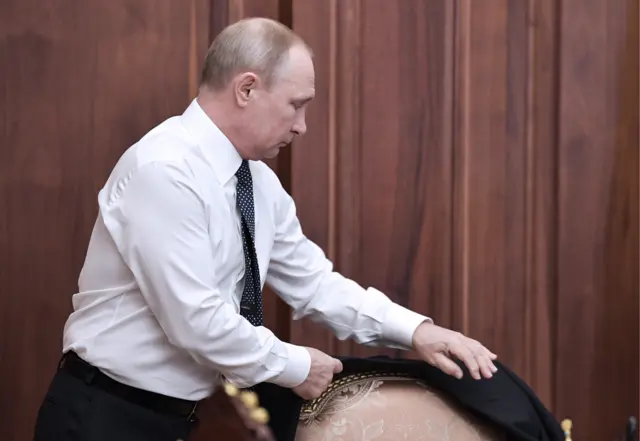 Путин в кабинете