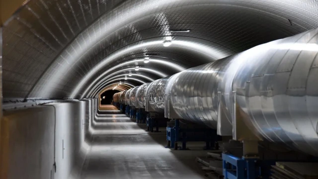 lubang hitam, supermassive black hole