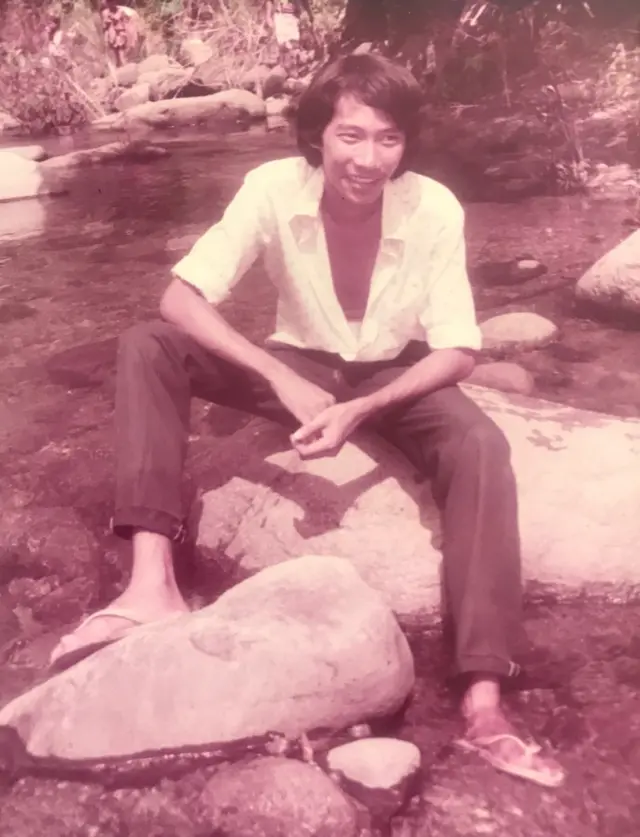 Tại trại tị nạn, 1982