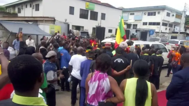 Ndi na-akwado Ras Kimono