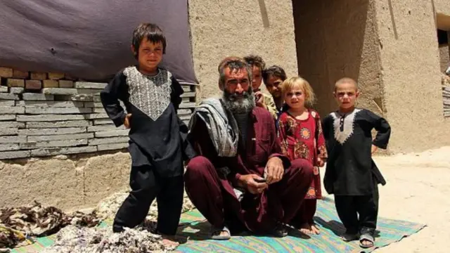 ځايي چارواکي وايي، خلکو یوازې سرونه اېستلي نور هرڅه ترې پاتې دي.