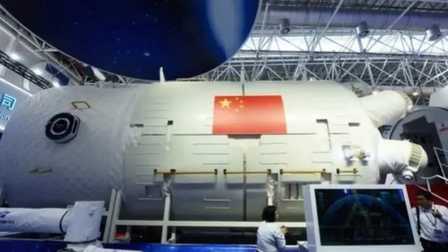 চীনের নতুন স্পেস স্টেশনটির একটি মডেল