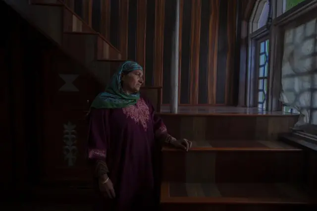 షకీర్ తల్లి అయిషా