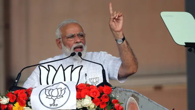 नरेंद्र मोदी