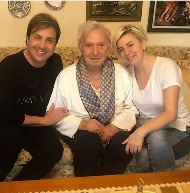 Seyfi Dursunoğlu, uzun zaman sonra bu yılın şubat ayında müzisyen Gökhan Sezen ve Ayşe Ekiz'in evine gerçekleştirdiği ziyareti sırasında görüntülenmişti.
