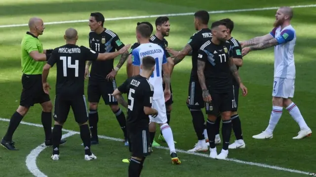 अर्जेंटीना बनाम आइसलैंड