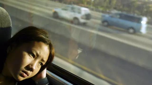 Joven de la comunidad hmong llegando a California en 2004