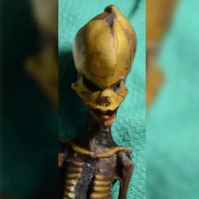 Esqueleto momificado de niña Ata.