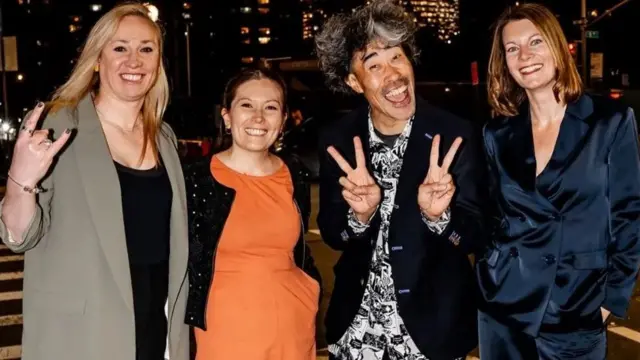 Producenti Endi Rajder i Megumi Inman sa Nausbijem i režiserkom Kler Titli