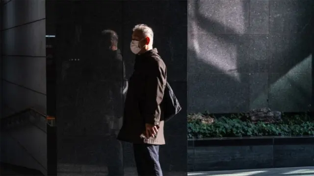 가족과 지인 간 모임, 다중이용시설 등 일상생활에서 주로 감염이 지속되고 있다