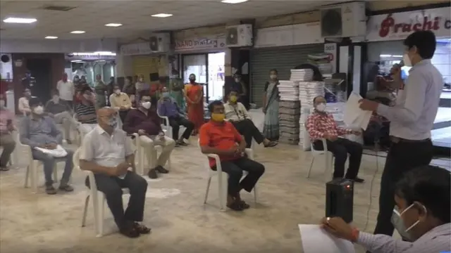 કાપડના વેપારીઓએ એક પ્રતિજ્ઞા લેવા માટે પણ કહેવાયું છે