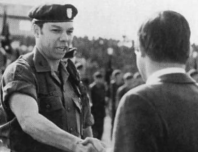 Colin Powell muri Vietnam