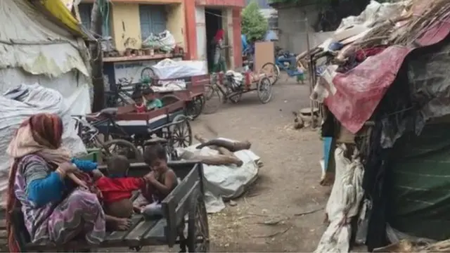 மிக வறிய சூழ்நிலையில் ரோஹிஞ்சா குடும்பம்.