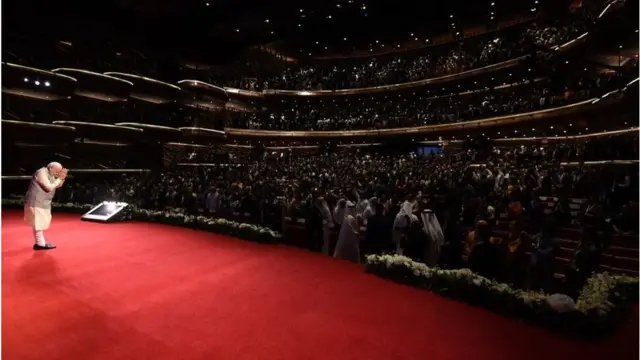 नरेंद्र मोदी