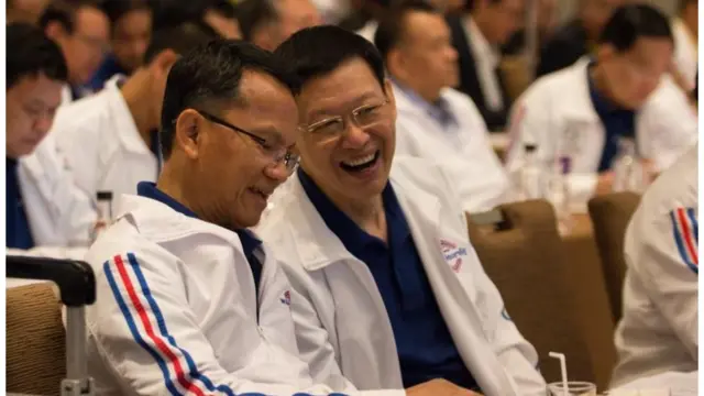 หลังจากประกาศยุบพรรคตัวเอง แล้วสมัครเป็นสมาชิก พปชร. เมื่อปีก่อน ไพบูลย์ นิติตะวัน ก็มีตำแหน่งเป็นถึงรองหัวหน้าพรรค