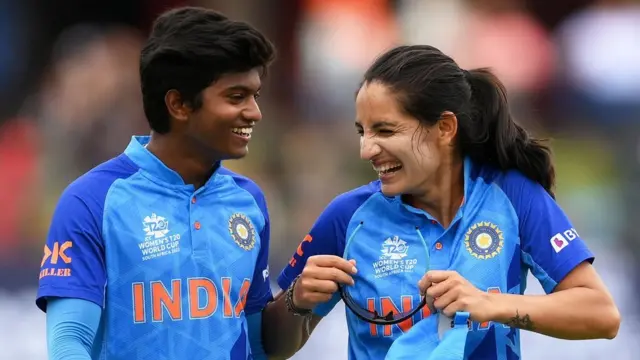 पूजा वस्त्राकर, रेणुका सिंह