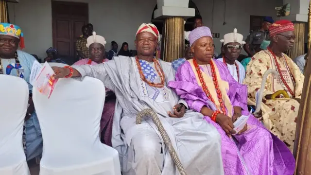 Awọn eekan nibi ipade naa