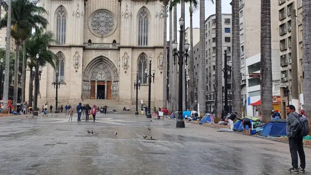 Moradoresblaze bonanzarua que dormemblaze bonanzabarracas na praça da Sé