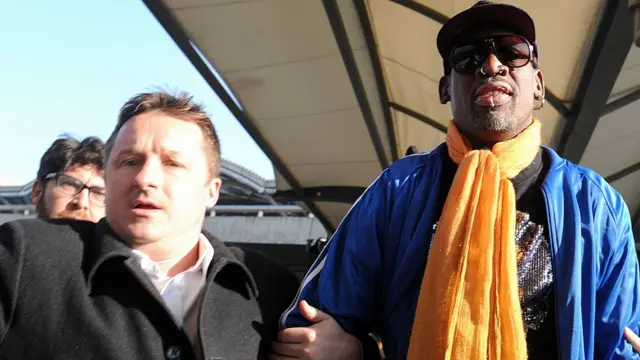 Spavor junto a Dennis Rodman a su llegada a Pyongyang en 2013.