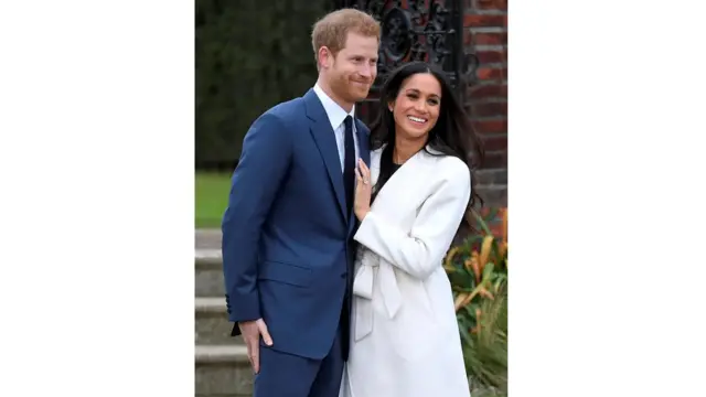 Meghan Markle, bersama dengan Pangeran Harry setelah pengumuman pertunangan mereka