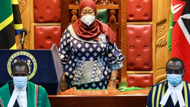 Nan kuma shugabar Tanzania Samia Suluhu Hassan ce ke shirin yi wa majalisar dokokin Kenya jawabi ranar Laraba sanye da takunkumi - wani abu da bata cika yi ba a kasarta.