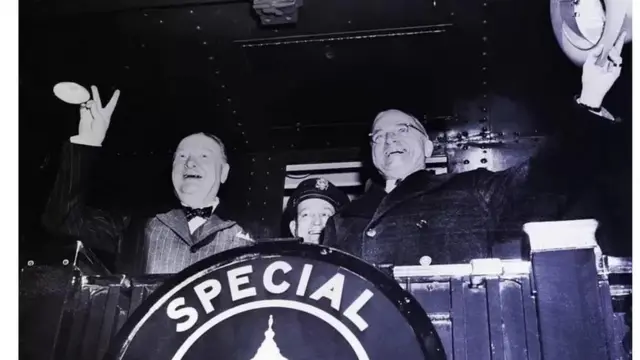 મિસૌરીના ફુલ્ટનમાં ચર્ચિલ અને ટ્રુમૅન, જ્યાં ચર્ચિલે તેમનું પ્રખ્યાત ભાષણ આપ્યું હતું