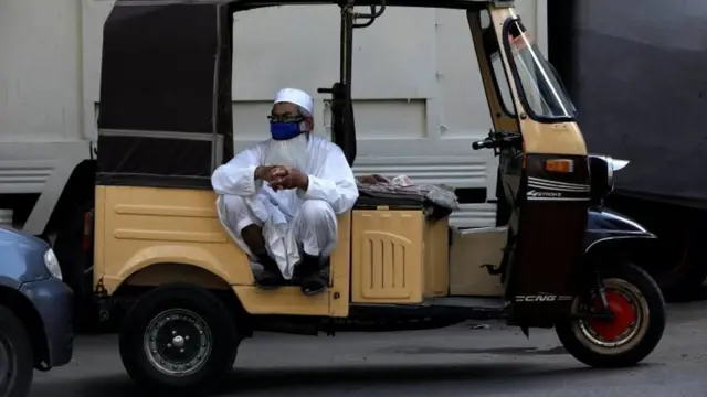 कोरोना वायरस, पाकिस्तान