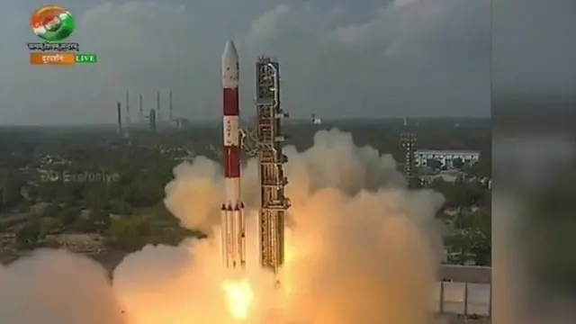 فضا ته د ۳۷ سپوږمکیو استولو مخکینی ریکارډ روسیې جوړ کړی و