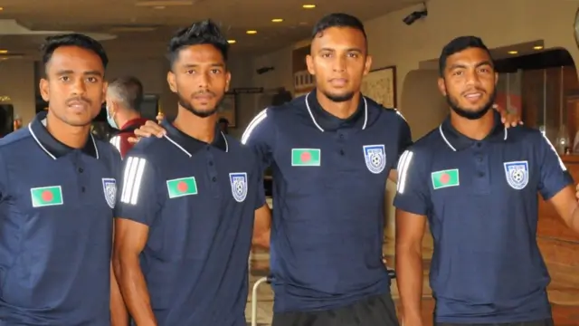 সাফ চ্যাম্পিয়নশিপের জন্য যে দলটি আজ ঢাকা ছেড়েছে তাদের সাথে যোগ দিতে পারেননি তিনি।