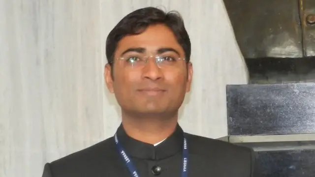 तुषार सुमेरा, गुजरात, आयएएस