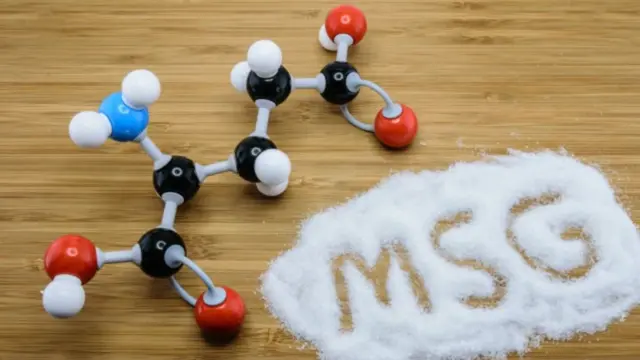 Ilustración de una molécula de glutamato monosódico