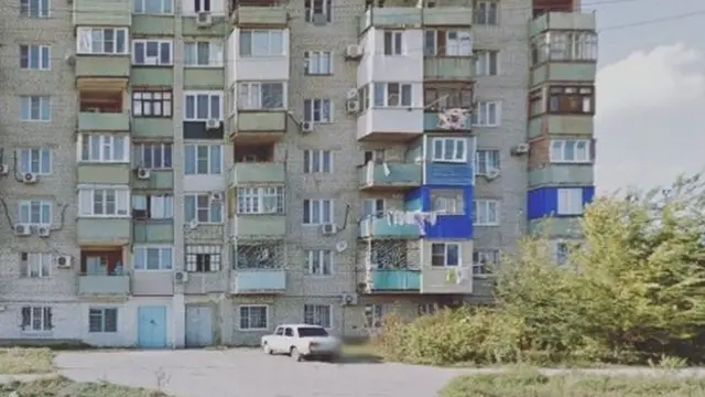 Bloque de apartamentos de concreto en Rusia