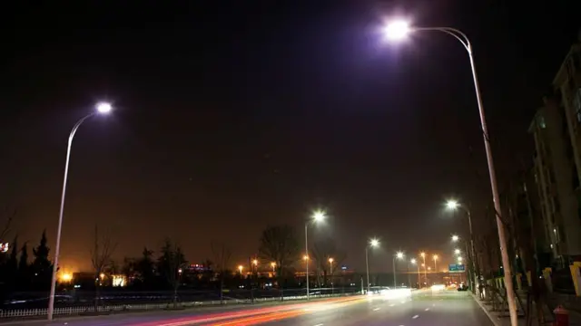 Chi phí đèn đường có thể nhiều hơn chi phí tạo ra vệ tinh mặt trăng nhân tạo, theo quan chức không gian Thành Đô