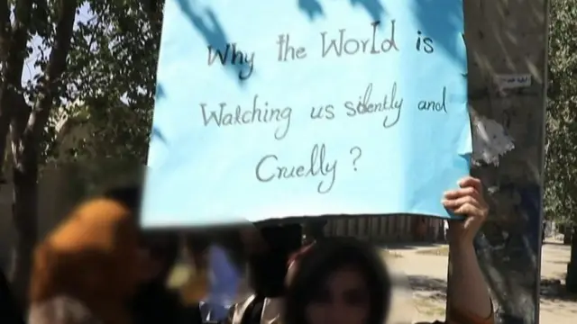 Abagore b'abanya-Afghanistan mu myiyerekano