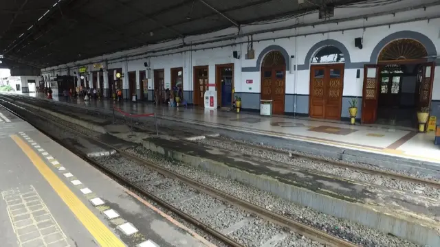 stasiun bogor, kereta api